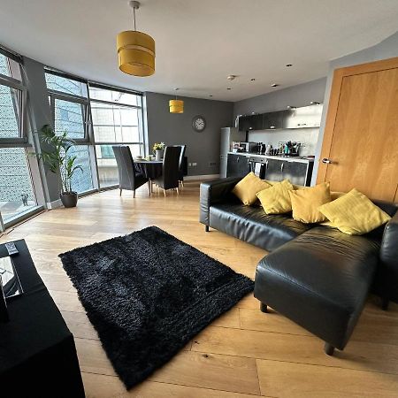 Fantastic And Modern City Centre Flat With Free Parking! Cardiff Zewnętrze zdjęcie