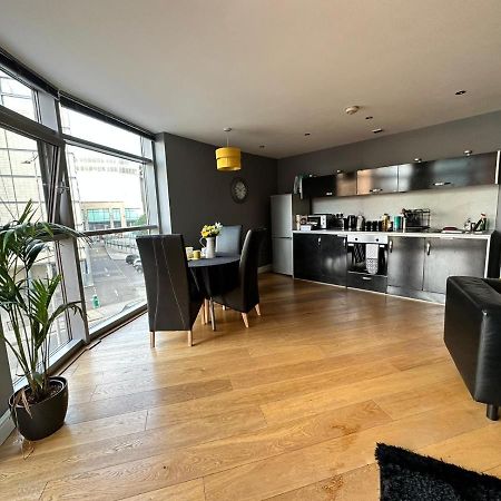 Fantastic And Modern City Centre Flat With Free Parking! Cardiff Zewnętrze zdjęcie
