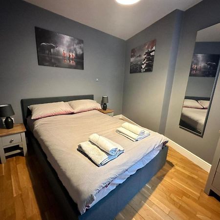 Fantastic And Modern City Centre Flat With Free Parking! Cardiff Zewnętrze zdjęcie