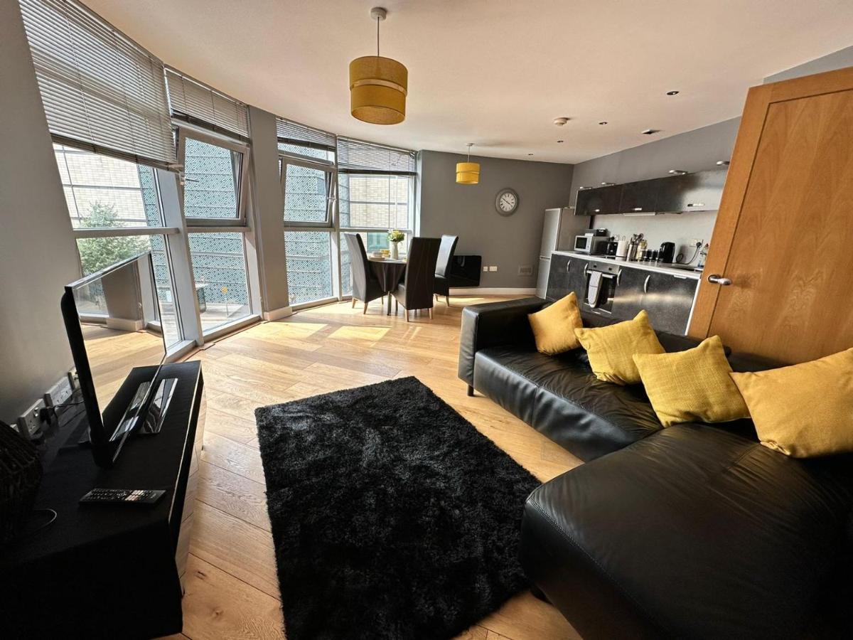 Fantastic And Modern City Centre Flat With Free Parking! Cardiff Zewnętrze zdjęcie